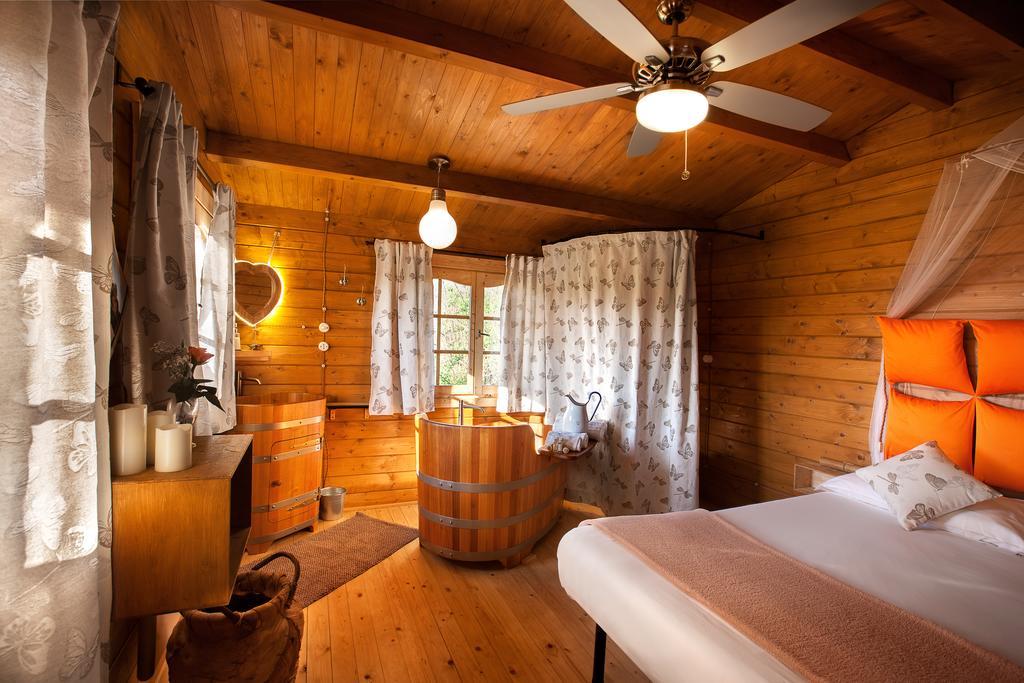 Ecolodge Langhe Cherasco Eksteriør billede