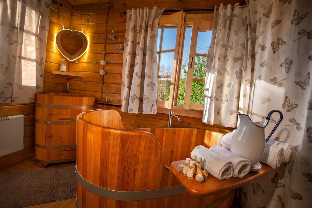 Ecolodge Langhe Cherasco Eksteriør billede