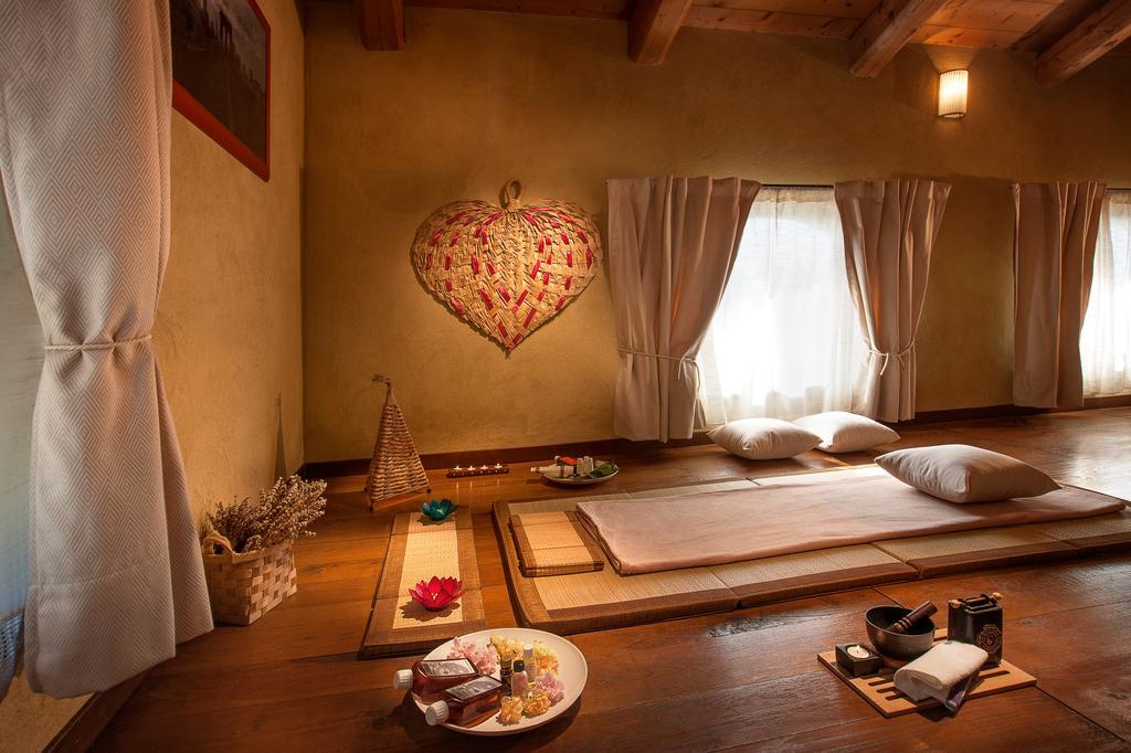 Ecolodge Langhe Cherasco Eksteriør billede